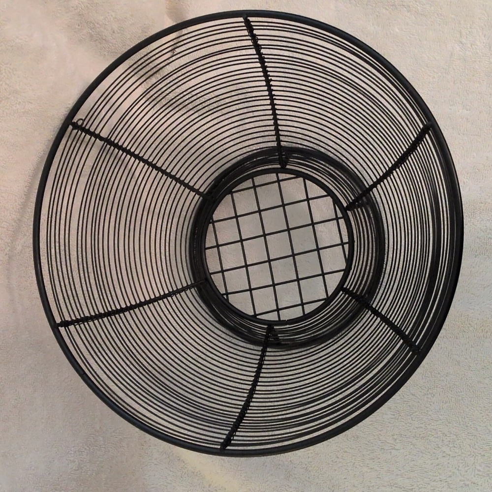 Large Metal Wired Bowl EUC - Picture 2 of 4